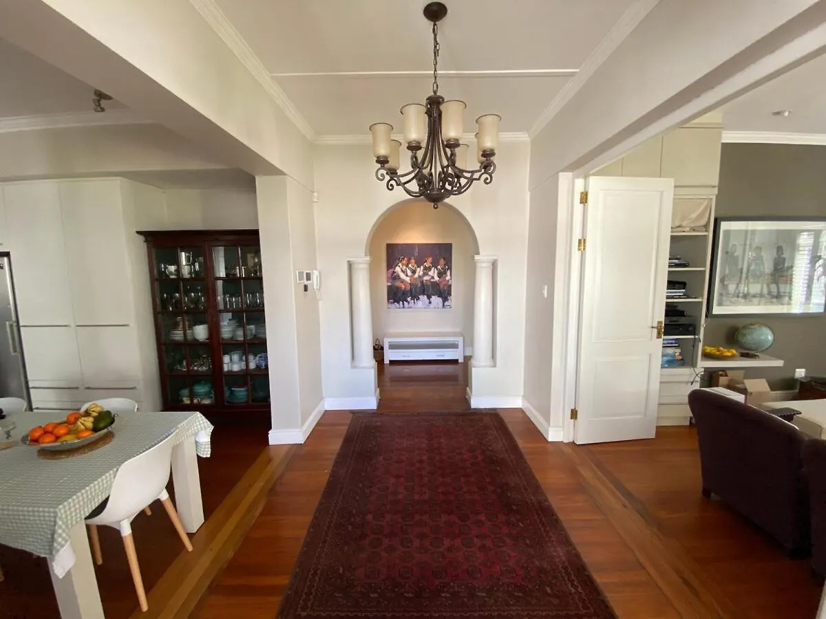 Tatil Evi A Sunny Open-Plan Family Home, Cape Town